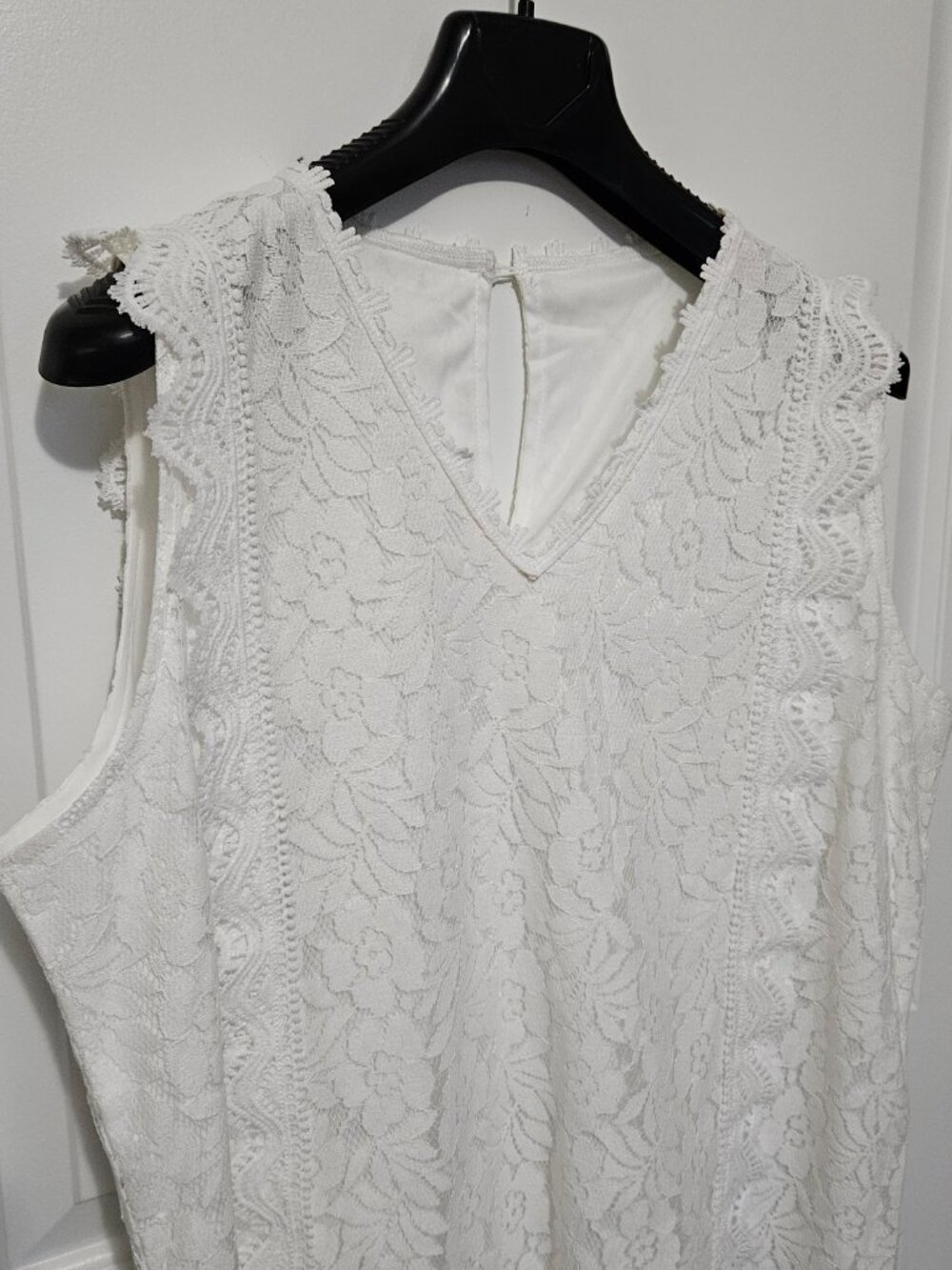 Plus Size 2X White Lace Tank Top Sleeveless Blouse Scalloped Hem Feminine Bridal